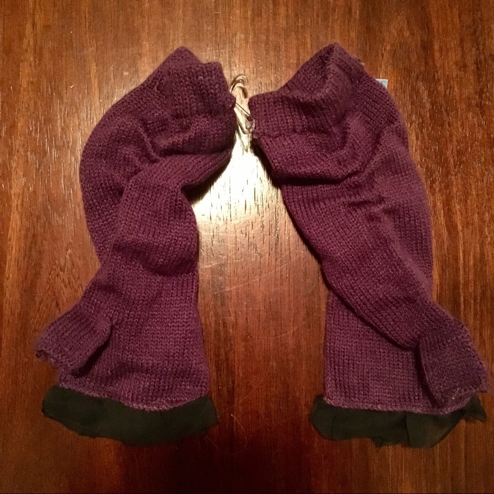 NWT - Vera Wang Fingerless Gloves